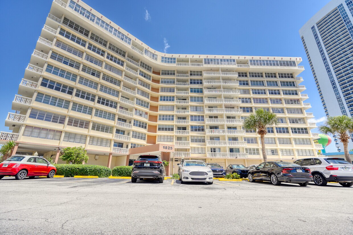 1825 S Ocean Dr Unit 704, Hallandale Beach, FL 33009 Condo for Rent