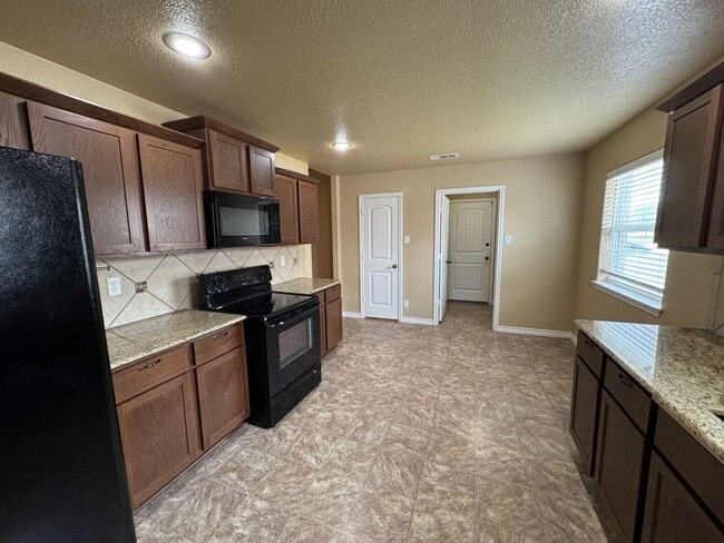 Building Photo - 6304 Castle Gap Dr