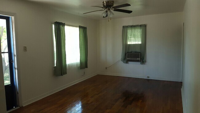 Foto del edificio - Centrally located.