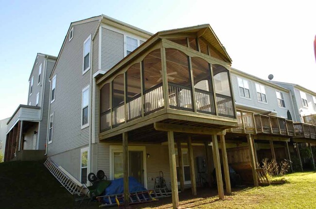 Building Photo - 20426 cool fern square
