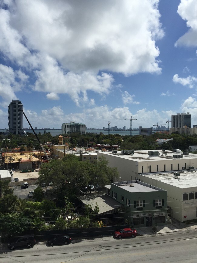 Foto del edificio - 3470 E Coast Ave