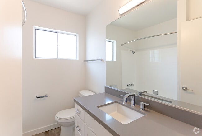 1BR,1BA- Bathroom - Mid-century LA style in Sherman Oaks!