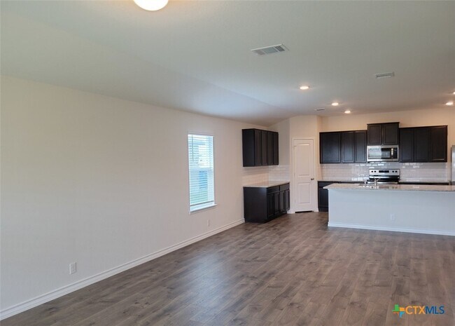 Building Photo - 622 Great Plains