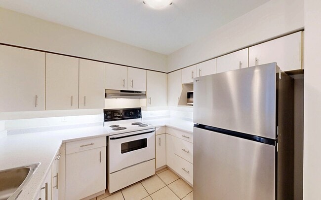 Building Photo - 2 Bed 2 Bath | West Broadway & Alma
