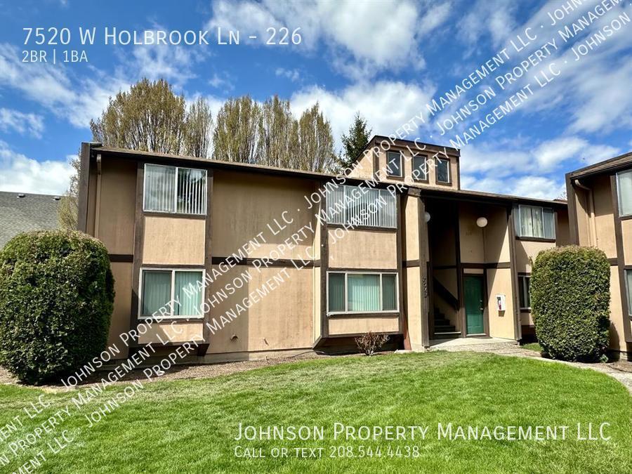Primary Photo - Central Boise upstairs 2 bed with new floo...