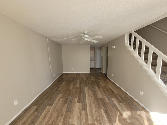 Building Photo - $1195 - 3 bedroom/ 2.5 bathroom - Townhome...