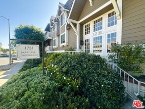 Building Photo - 1731 Barry Ave