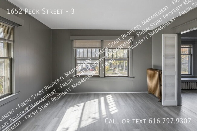 Foto del edificio - 1652 Peck St