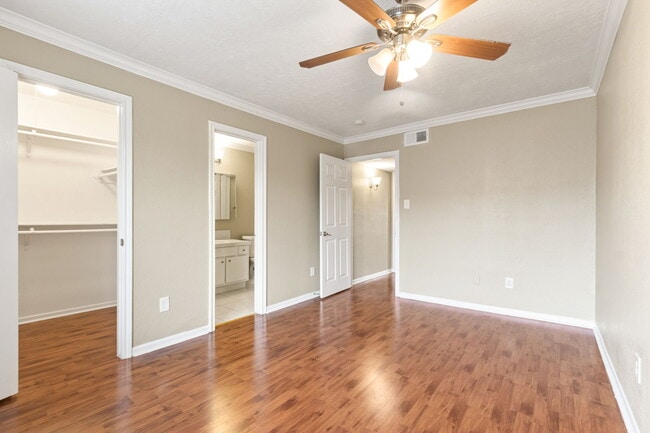 Building Photo - Walden of Westchase