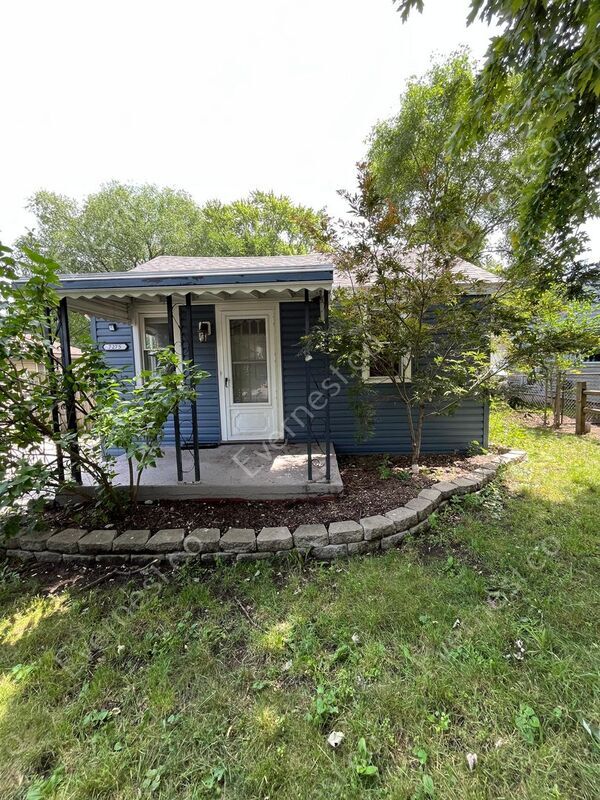Primary Photo - 7275 Vivian St