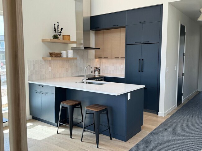 Foto del edificio - Westside new construction in Discovery Wes...