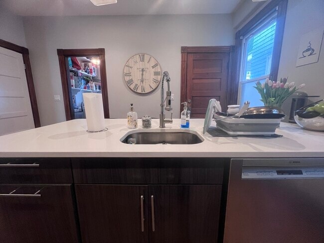 Building Photo - 181 M St