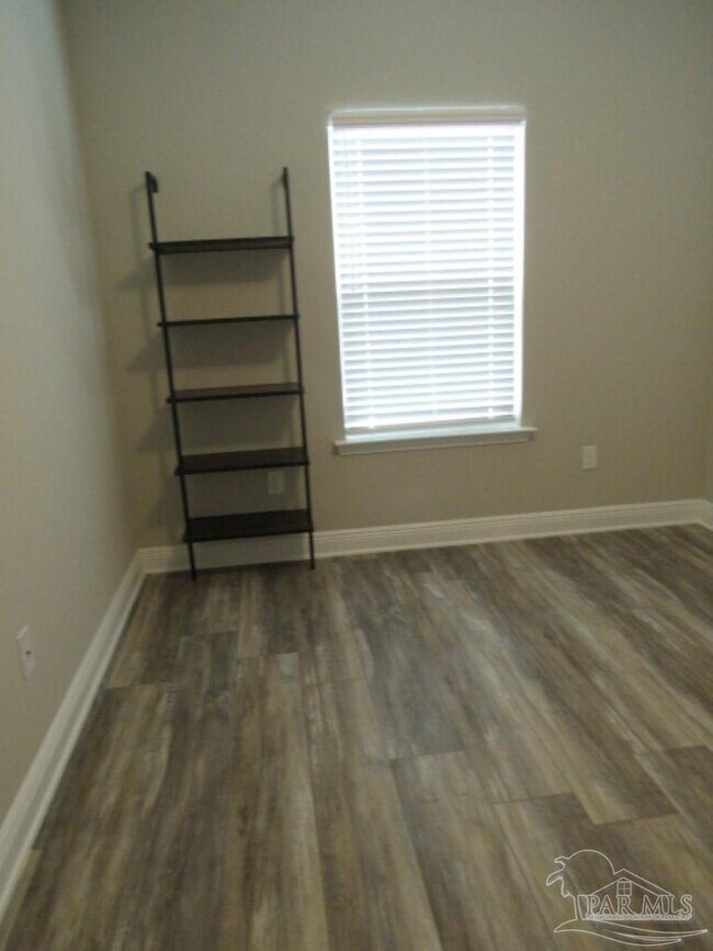 Foto del edificio - 9802 Nature Creek Blvd