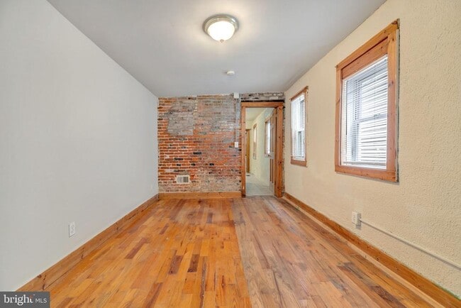 Building Photo - 1742 E Lombard St