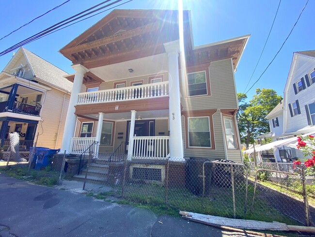 Building Photo - 93 Hillside Ave
