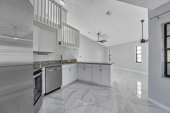Building Photo - 622 Anhinga Rd