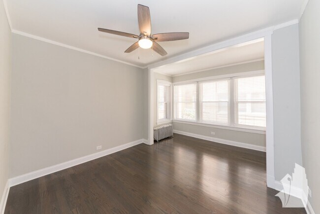 Foto del edificio - 5055 N Damen Ave