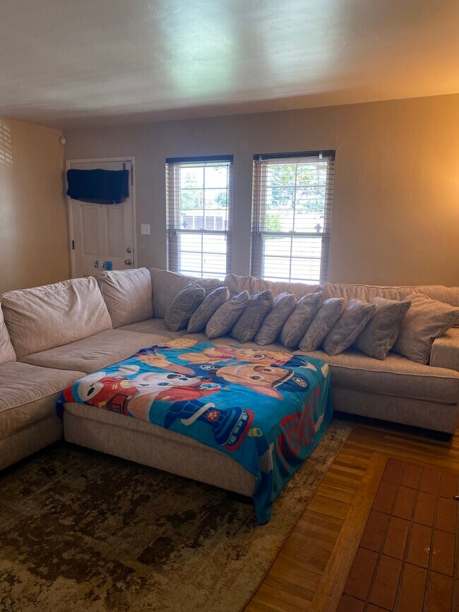 Foto del edificio - 2121 Westhaven Ave