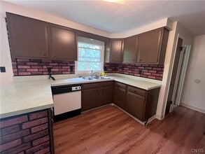 Building Photo - 645 Sunflower Dr