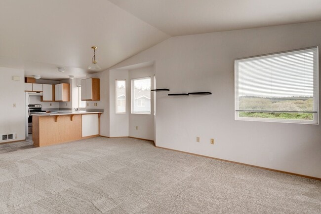 Building Photo - Recently Updated 2-Bedroom 2nd Floor Condo