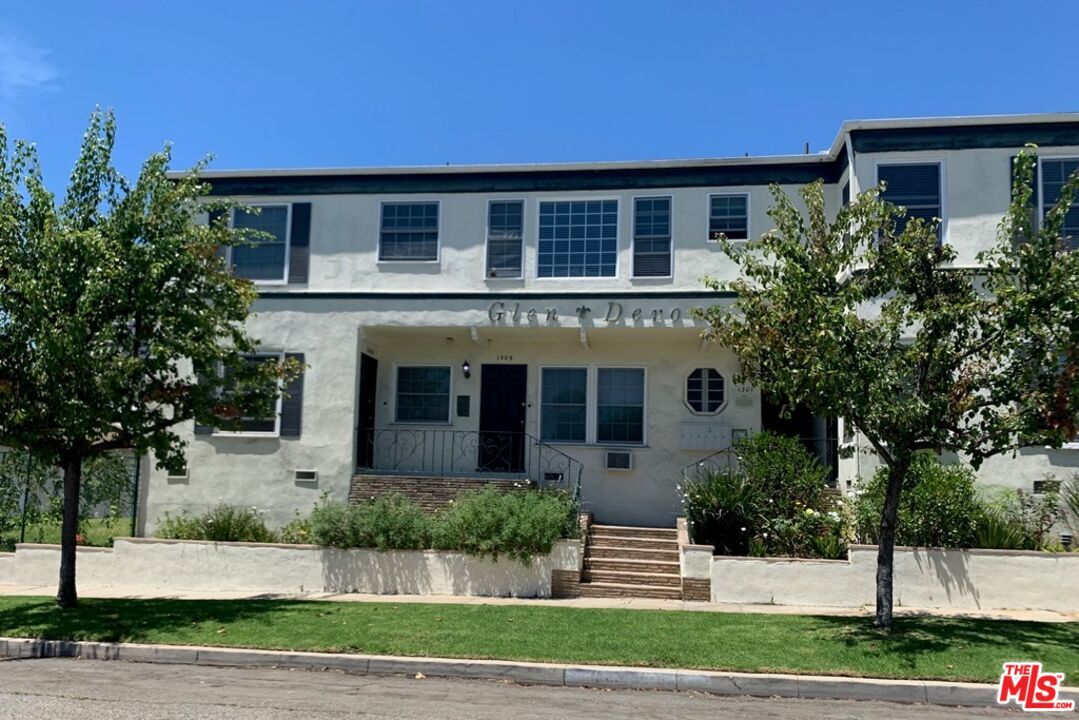 Primary Photo - 1303 Devon Ave