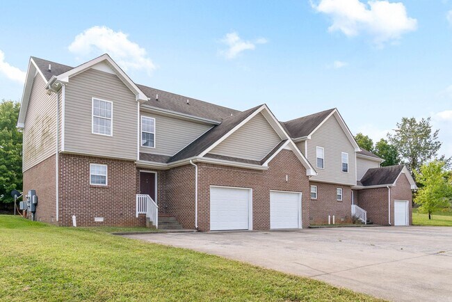 Foto del edificio - 545 Patriot Park Ct