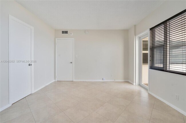 Foto del edificio - 710 N Ocean Blvd