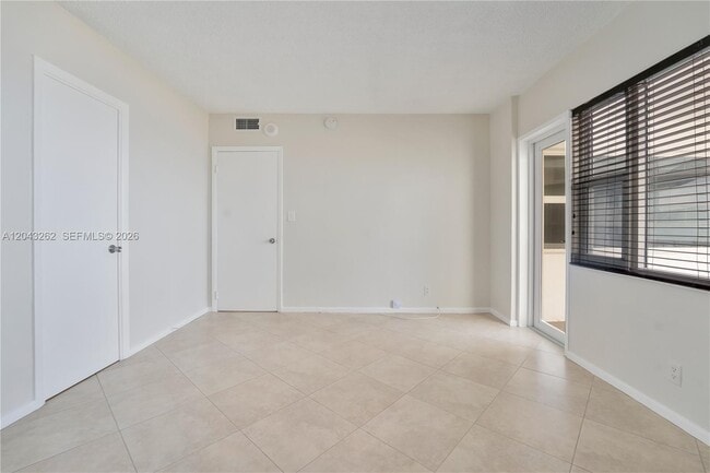 Building Photo - 710 N Ocean Blvd