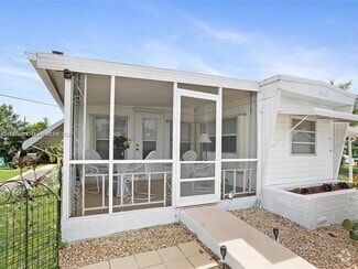 Building Photo - 8616 SW 16th Pl