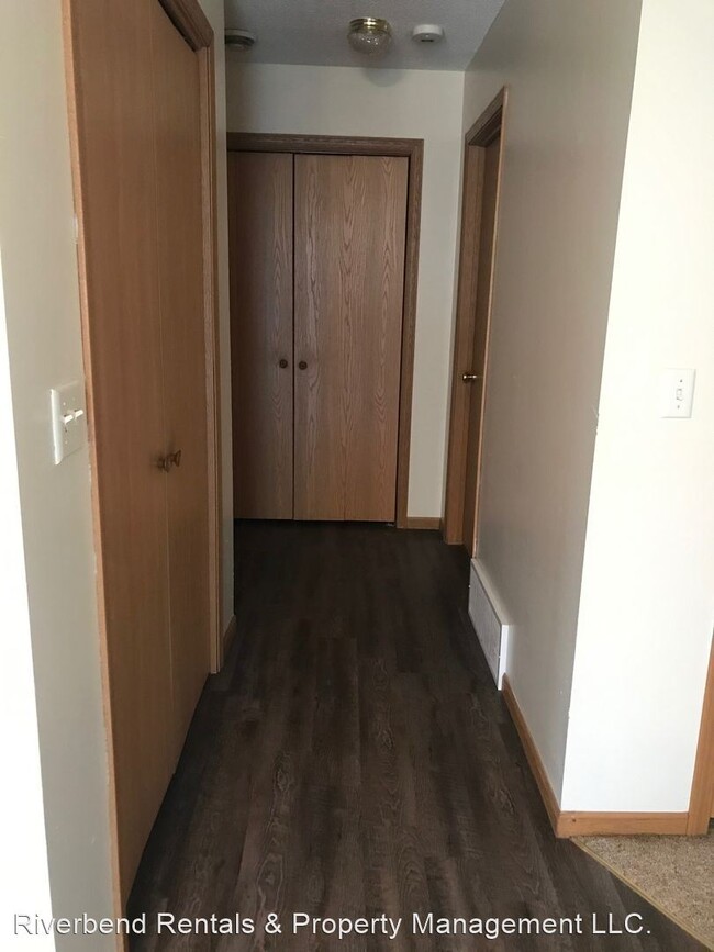 Foto del edificio - 1049 Evergreen Ln