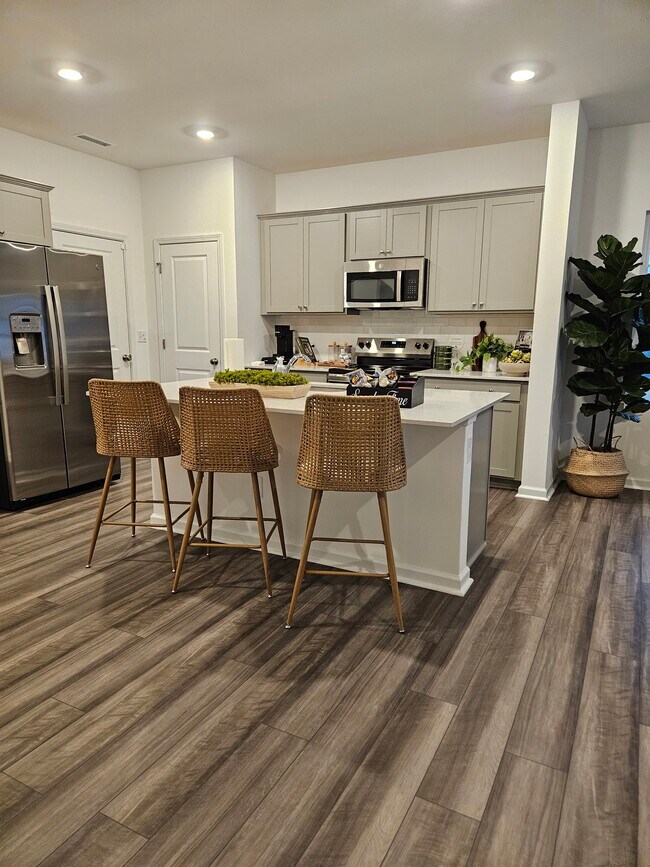 Foto del edificio - 868 Pilot St