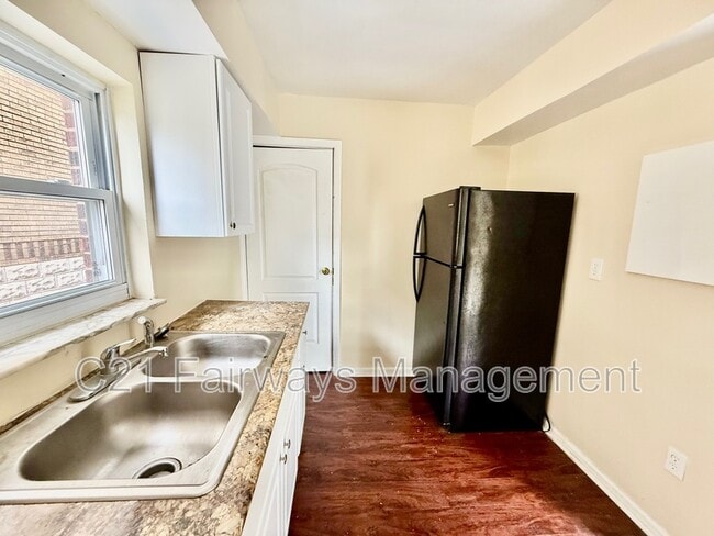 Building Photo - 1638 Methyl St