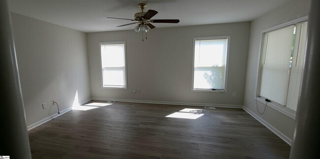Building Photo - 107 Asteria St