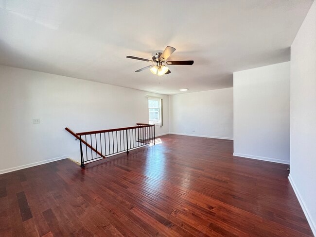 Building Photo - 358 Farmingdale Cir