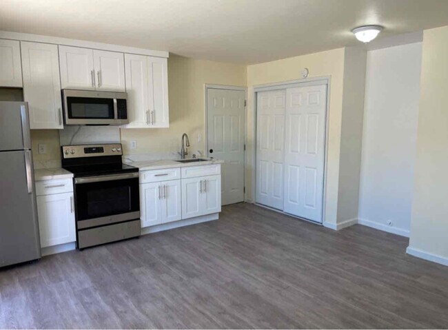 Building Photo - 986 Pope Way