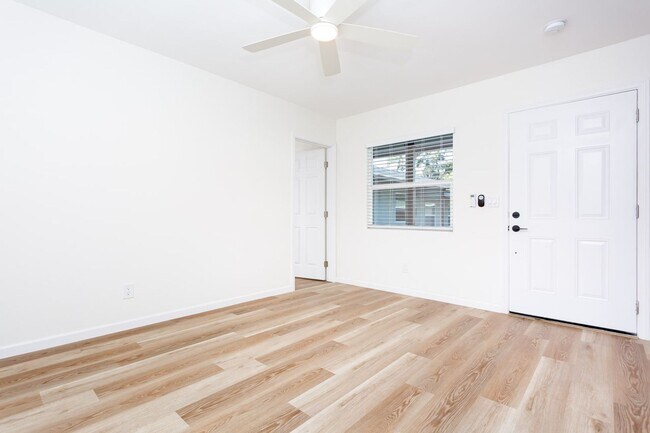 Foto del edificio - COMING SOON!!! $1000 OFF Move In Special!!...
