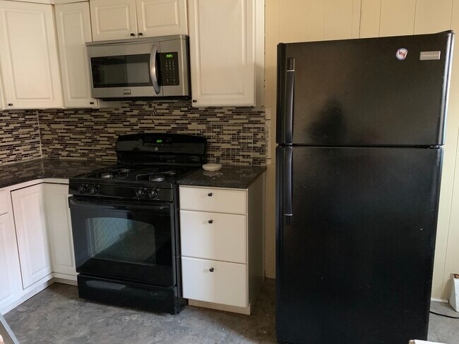 Foto del edificio - 1365 Powell Rd