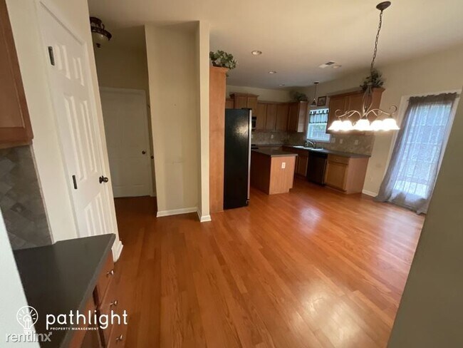 Building Photo - 5 br, 3 bath House - 3530 Woodsong Circle ...