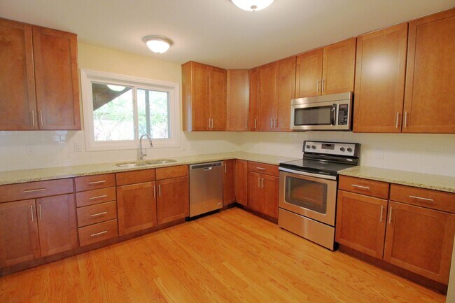 Foto del edificio - 2bd/1ba Apartment located 1 block from Duk...