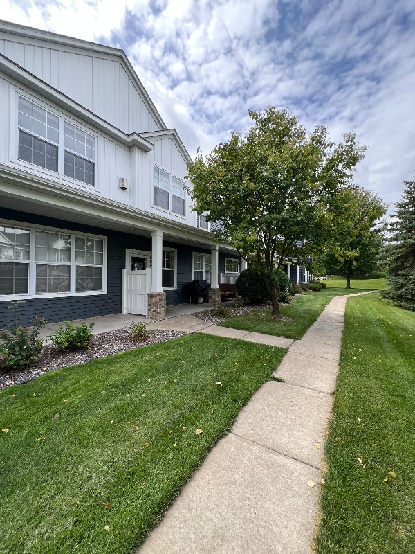 Foto principal - 6841 Narcissus Ln N