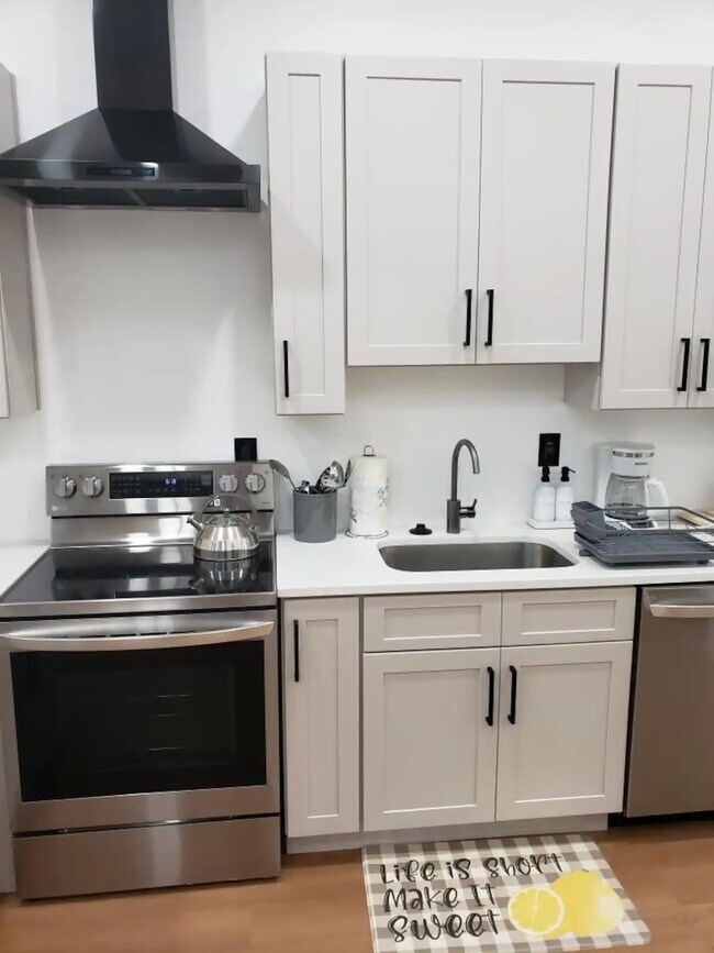 Foto del edificio - 1000 Longley Ave NW