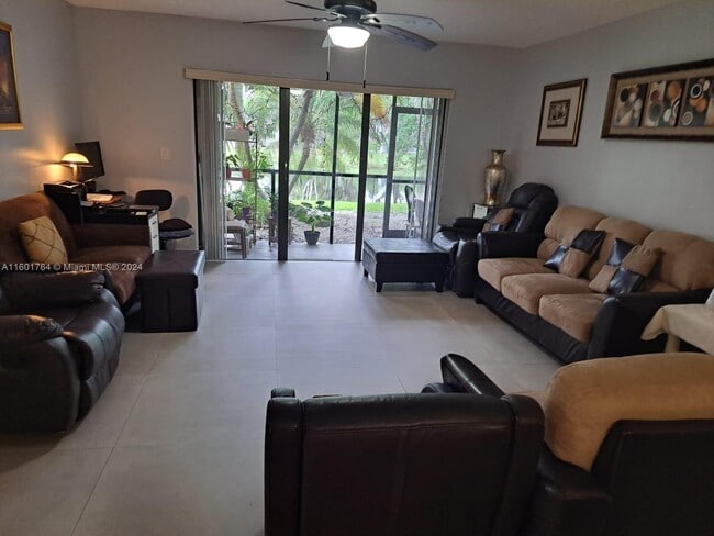 Building Photo - 195 Lakeview Drive Apt #104, Weston, FL 33...