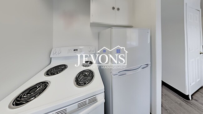 Foto del edificio - Embrace the cozy charms of this single-family home in Yakima's heart