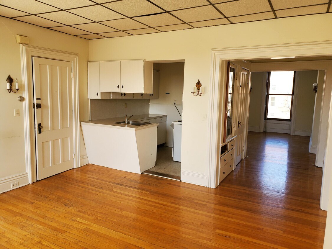 Primary Photo - 43 2nd St
