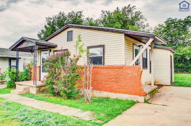 Foto del edificio - 1757 SW 13th St