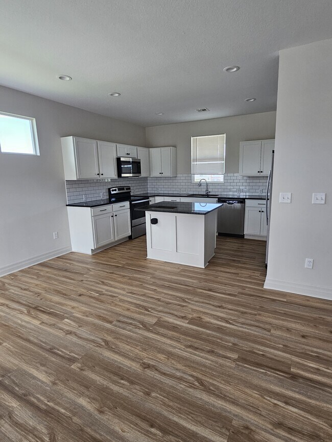 Foto del edificio - 1812 E Village Estates Dr