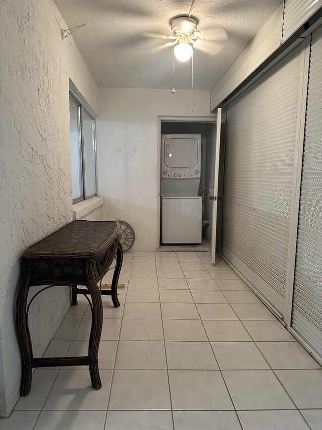 Building Photo - 3212 Strawflower Way