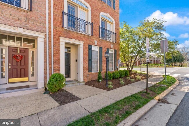 Building Photo - 42465 Regal Wood Dr