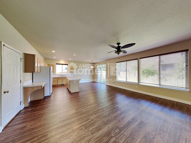 Building Photo - 35598 Alderwood Drive
