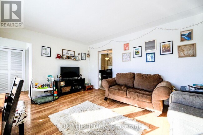 Photo du bâtiment - 151 Nugent Dr